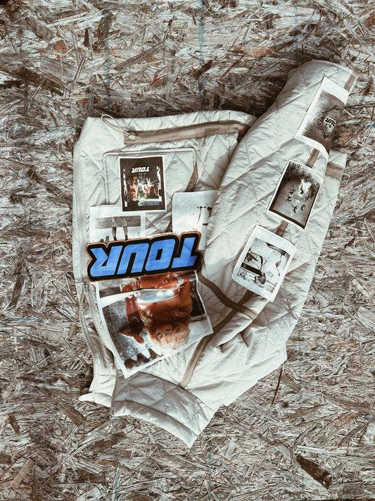 TOURIST - 3D PULL OVER My Store